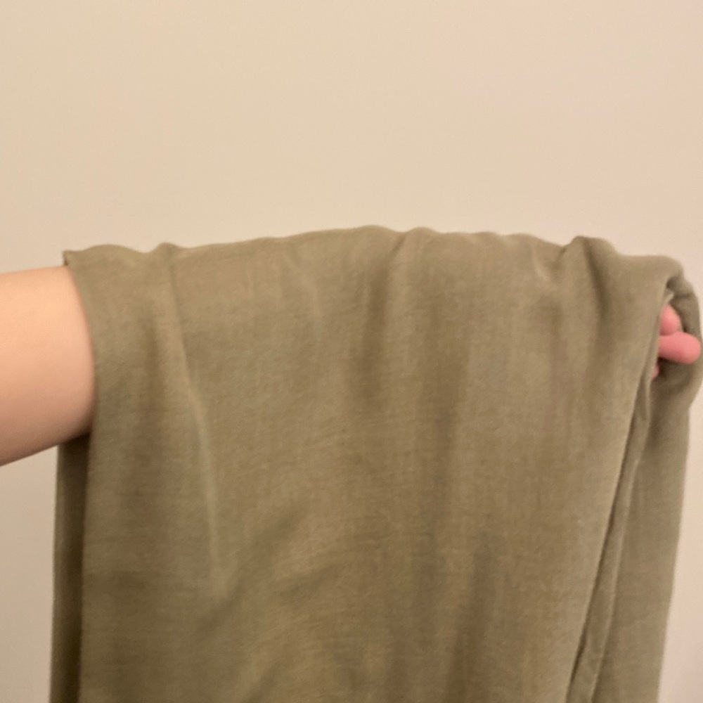 Vela Light Olive